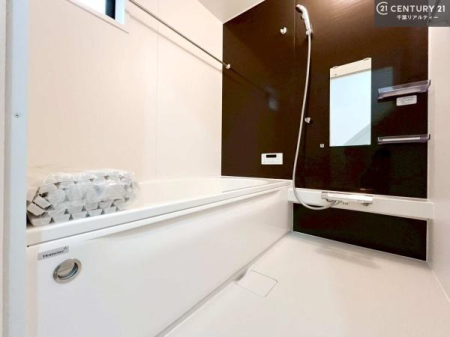 ���� �������������l�̕��͋C�̃o�X���[���́A�����o�Ă��ăo�X�^�C�����[���I
���d���撣���Ă��邲�J���ɂ��D�݂̍���̓����܂����āA�y����ł݂Ă͂������ł��傤���H