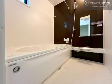 ���� �������������l�̕��͋C�̃o�X���[���́A�����o�Ă��ăo�X�^�C�����[���I
���d���撣���Ă��邲�J���ɂ��D�݂̓����̓����܂����āA�y����ł݂Ă͂������ł��傤���H