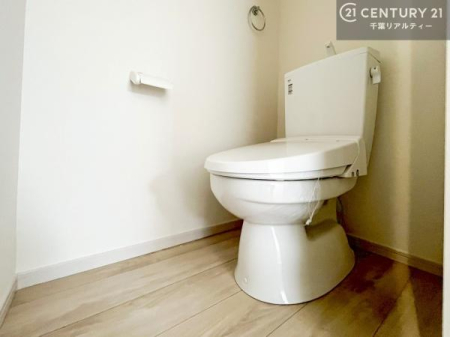 �g�C�� �������֍��ɂ��A�~��͕֍����g�����ł���̂ŗ₽���֍��ɍ��炸�ɍςފ������d�l�ł��I�V���v���ȃJ���[����Ƃ��Ă���̂ŁA������ꂪ���₷���ł��B