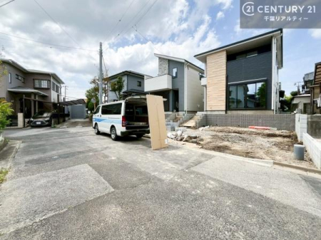 �O�ʓ��H�܂ތ��n�ʐ^ ���ӊ���A���q�l�̂���]�ɍ������������ꏏ�ɂ��ē���v���܂��B�Z��[���A�h�o�C�U�[�ɂ�邲���k������܂��B���Ђ͂��₢���킹�ɑ��Ή����܂��I���҂������܂���I