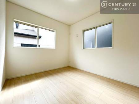 �Q�� �D���������������ޗm���́A���̖ڊo�߂��C�������ǂ������ł��ˁB���������Ԃ��������Ɖ߂������Ƃ��ł��܂��B�D�����F�����̃t���[�����O���ǂ�ȉƋ�ɂ��}�b�`���܂��I