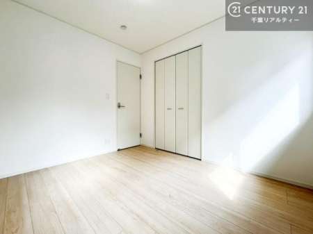 �m�� ���[�X�y�[�X�����Ă��܂��I�������X�b�L�����ڂ��鎖���ł��܂��ˁB
�Ƌ��I�΂Ȃ��V���v���ȃf�U�C���ׁ̈A�Ƌ��I�΂����C�ɓ���̋�ԍ�肪�ł������ł��ˁB