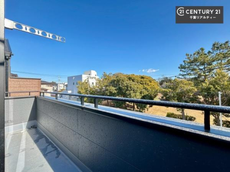 �o���R�j�[ �z������̗ǂ��o���R�j�[�ŁA�����󕨂��悭���������ł��ˁI
���V�C�̗ǂ����ɂ̓o���R�j�[�֏o�ă��t���b�V������̂��C�����悳�����ł��B