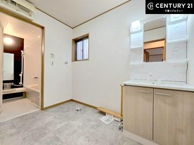 ���ʑ�E���ʏ� ���R��������A���邭���K�I
���̎x�x���̃P�A�^�C���B�ǂ�������R���̒��ōs����ƁA�C�����O�����ɂȂ�܂��ˁI
�Ɩ������ł͏o���Ȃ��A�_�炩���S�n�悢���邳���L����܂��B