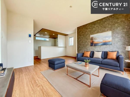 ���r���O �Ƌ��CG�p�[�X�ł��B�J�����̂���L�XLDK�I�\�t�@�[��_�C�j���O�e�[�u����u���Ă������ɂȂ�Ȃ��̂ŉ��K�ɉ߂����܂��I�R�~���j�P�[�V���������₷�����r���O�ł��I