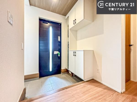 ���� ���ċA���Ă��Ă��A�������܁I�����������Ȃ�A�D�����}������Ă�����ԂɂȂ��Ă��܂��B
�������薾�邭��������錺�ւł��I