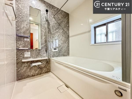 ���� �������������l�̕��͋C�̃o�X���[���́A�����o�Ă��ăo�X�^�C�����[���I
���d���撣���Ă��邲�J���ɂ��D�݂̓����̓����܂����āA�y����ł݂Ă͂������ł��傤���H