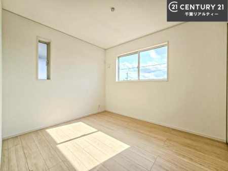 �q������ �|���o�������Ȃ��������́A���q�l�̂������Ƃ��Ă����S�ł��I
���[�X�y�[�X���[�����Ă���̂ŎU�炩�������������T�b�ƕЕt�����܂��I