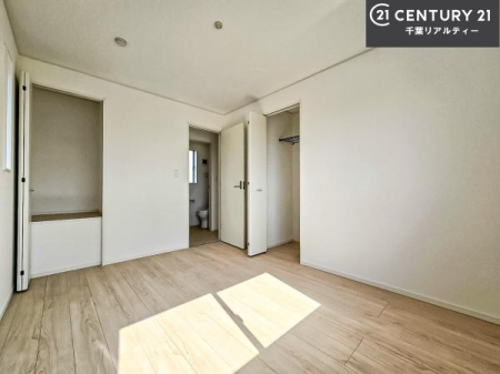 ���r���O�ȊO�̋��� �V���v���Ƀf�U�C������Ă��邽�߁A�Ƌ��I�т܂���I
���C�ɓ���̉Ƌ��u���Ă��낰���Ԃ���邱�Ƃ��ł��܂��B