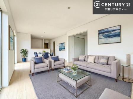 ���r���O �Ƌ��CG�p�[�X�ł��B�J�����̂���L�XLDK�I�\�t�@�[��_�C�j���O�e�[�u����u���Ă������ɂȂ�Ȃ��̂ŉ��K�ɉ߂����܂��I�R�~���j�P�[�V���������₷�����r���O�ł��I