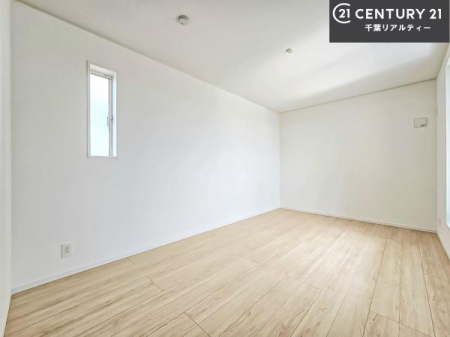 �m�� �V���v���Ƀf�U�C������Ă��邽�߁A�Ƌ��I�т܂���I
���C�ɓ���̉Ƌ��u���Ă��낰���Ԃ���邱�Ƃ��ł��܂��B