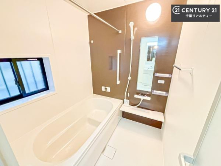 ���� �������������l�̕��͋C�̃o�X���[���́A�����o�Ă��ăo�X�^�C�����[���I
���d���撣���Ă��邲�J���ɂ��D�݂̓����̓����܂����āA�y����ł݂Ă͂������ł��傤���H