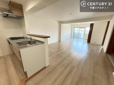 ���r���O �J�����̂���L�XLDK�I�\�t�@�[��_�C�j���O�e�[�u����u���Ă������ɂȂ�Ȃ��̂ŉ��K�ɉ߂����܂��I�R�~���j�P�[�V���������₷�����r���O�ł��B