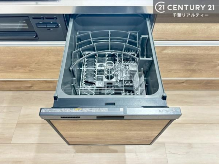 �L�b�`�� �H��@�t���̃L�b�`���ł��I�Z���������r��h�~�Ƃ��đ�ϊ��􂷂�֗��Ȏd�l�ł��I�r���g�C���Ȃ̂ŃL�b�`���̏ꏊ����炸�����X�y�[�X���L���g�����Ƃ��o���܂��I