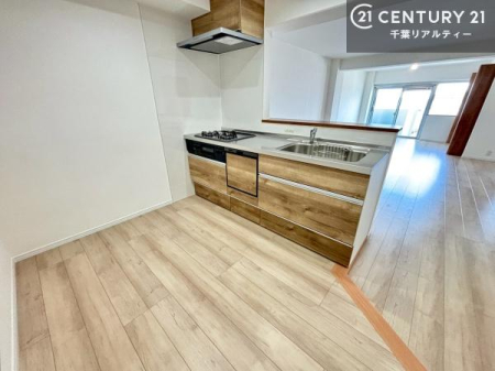 �L�b�`�� ��Ƃ肠�钲���X�y�[�X�ō�Ƃ����₷�����K�ȃL�b�`���ł��I
���q�l�ƈꏏ�ɂ��َq������y���߂�L�X�X�y�[�X�ł��B�y�����������ԂɂȂ肻���ł��ˁI