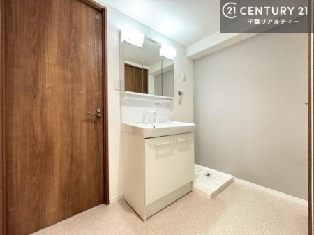 ���ʑ�E���ʏ� �O�ʋ��d�l�̐��ʏ��́A�g�����Ȃ݂����₷������I���͎��[�ɂȂ��Ă��܂��B�h���C���[�₨���ϓ����Еt������̂Ő��ʑ������X�b�L���ƌ����邱�Ƃ��o���܂��I