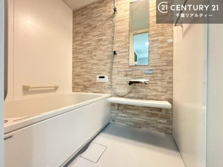 ���� �������������l�̕��͋C�̃o�X���[���́A�����o�Ă��ăo�X�^�C�����[���I
���d���撣���Ă��邲�J���ɂ��D�݂̍���̓����܂����āA�y����ł݂Ă͂������ł��傤���H