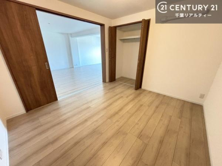 ���r���O�ȊO�̋��� ���[�X�y�[�X�����Ă��܂��I�������X�b�L�����ڂ��鎖���ł��܂��ˁB
�Ƌ��I�΂Ȃ��V���v���ȃf�U�C���ׁ̈A�Ƌ��I�΂����C�ɓ���̋�ԍ�肪�ł������ł��ˁB