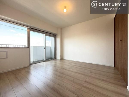 �Q�� �o���R�j�[�ɖʂ��Ă���m���ł��B���邭�����肪����A���C����������ł��܂��I���N���āA�O�ɏo�Ĕw�L�т����[�ċz�����ǂ������}������邱�Ƃ��ł��܂��B