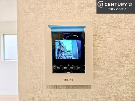 ���̑����� TV���j�^�[�t���C���^�[�z��������A�K��҂��f���Ŋm�F���Ă���Ή��ł��邽�߁A�h�Ɩʂ����S�ł��B���q�l�̂�����Ԏ��ɂ��S�����A���Ƒ��̈��S�E���S�ȕ�炵���T�|�[�g���܂��B