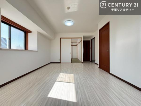 ���r���O �S�n�ǂ����r���O�͉Ƒ������R�ƏW�܂�܂��B�Ƒ��c�R�̎��Ԃ����������ł��B���Ƒ��ƁA����w�[���������Ԃ��߂��������ł��ˁB