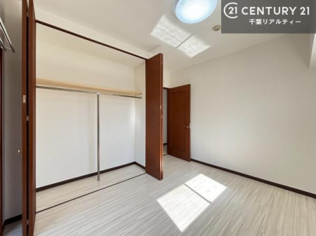 �q������ ���[�X�y�[�X�����Ă��܂��I�������X�b�L�����ڂ��鎖���ł��܂��ˁB
�Ƌ��I�΂Ȃ��V���v���ȃf�U�C���ׁ̈A�Ƌ��I�΂����C�ɓ���̋�ԍ�肪�ł������ł��ˁB