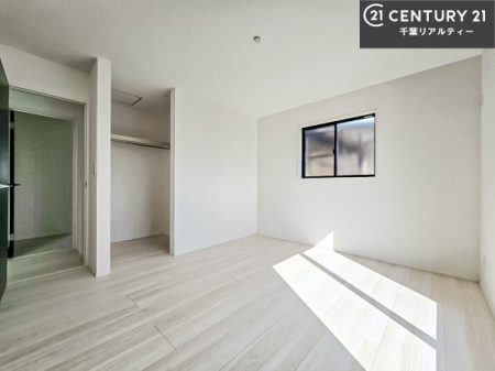 �m�� �V���v���Ƀf�U�C������Ă��邽�߁A�Ƌ��I�т܂���I
���C�ɓ���̉Ƌ��u���Ă��낰���Ԃ���邱�Ƃ��ł��܂��B