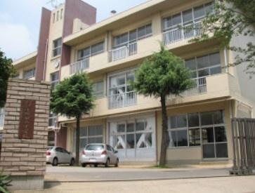 ���ӊ� �y���w�Z�z��t�s�����䐼���w�Z�F263m