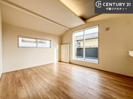 �m�� �o���R�j�[�ɖʂ��Ă���m���ł��B���邭�����肪����A���C����������ł��܂��I���N���āA�O�ɏo�Ĕw�L�т����[�ċz�����ǂ������}������邱�Ƃ��ł��܂��B