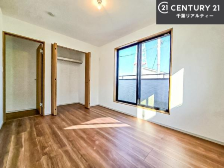 �m�� �o���R�j�[�ɖʂ��Ă���m���ł��B���邭�����肪����A���C����������ł��܂��I���N���āA�O�ɏo�Ĕw�L�т����[�ċz�����ǂ������}������邱�Ƃ��ł��܂��B