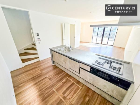 �L�b�`�� ��Ƃ����₷���V�X�e���L�b�`���ł��I���[����������t���Ă���̂ŁA�����X�y�[�X�ɕ���u���Ȃ��čςނ̂ŁA�L�X�g���āA���K�ɍ�Ƃ��ł��܂��I