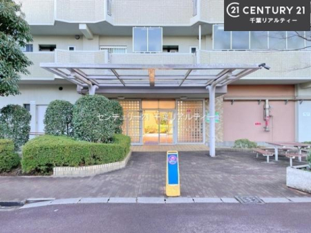 �G���g�����X ��؂Ȃ��q�l���}����G���g�����X�́A�z���ɕ�܂ꂽ�S�n�悢��ԁB
�Z�܂����̌ւ������������A�㎿�ȘȂ܂��ł��B