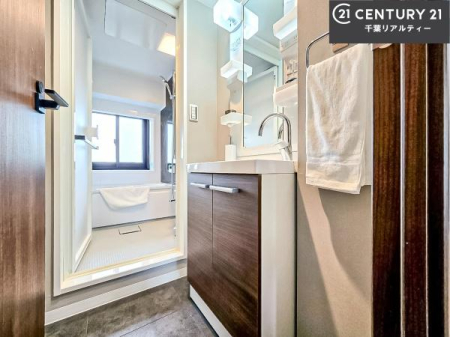 ���ʑ�E���ʏ� ���ʎ����炷�������֍s������S�̓����݌v�B
���q���܂̓��������〈�������₷���A���Ƒ��݂�Ȃ��g���₷���Ԏ��ł��B