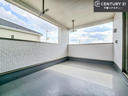 �o���R�j�[ �z������̗ǂ��o���R�j�[�ŁA�����󕨂��悭���������ł��ˁI
���V�C�̗ǂ����ɂ̓o���R�j�[�֏o�ă��t���b�V������̂��C�����悳�����ł��B