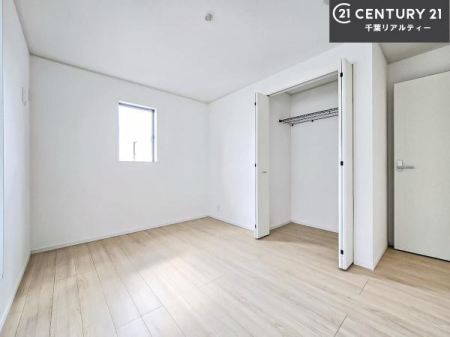 �m�� �V���v���Ƀf�U�C������Ă��邽�߁A�Ƌ��I�т܂���I
���C�ɓ���̉Ƌ��u���Ă��낰���Ԃ���邱�Ƃ��ł��܂��B