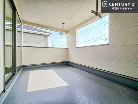 �o���R�j�[ �z������̗ǂ��o���R�j�[�ŁA�����󕨂��悭���������ł��ˁI
���V�C�̗ǂ����ɂ̓o���R�j�[�֏o�ă��t���b�V������̂��C�����悳�����ł��B