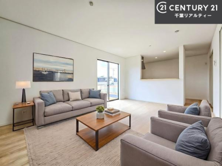 ���r���O �Ƌ��CG�p�[�X�ł��B��؂ȉƑ����W�܂邩�炱��LDK�ɂ͂�����肽���B
�q�����������C�ɏ΂��Ȃ��瑖�����Ă���p�����������u�L���Ƃɂ��ėǂ������v�Ǝv���u�Ԃł��B