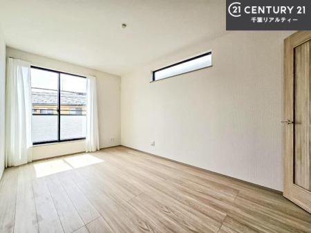 �m�� �o���R�j�[�ɖʂ��Ă���m���ł��B���邭�����肪����A���C����������ł��܂��I���N���āA�O�ɏo�Ĕw�L�т����[�ċz�����ǂ������}������邱�Ƃ��ł��܂��B