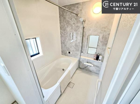 ���� �������������l�̕��͋C�̃o�X���[���́A�����o�Ă��ăo�X�^�C�����[���I
���d���撣���Ă��邲�J���ɂ��D�݂̍���̓����܂����āA�y����ł݂Ă͂������ł��傤���H