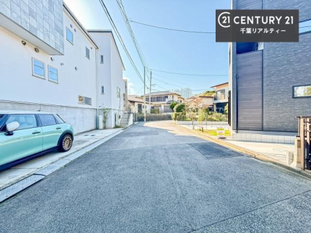 �O�ʓ��H�܂ތ��n�ʐ^ �S�䂭�܂Ō��n����������������悤�A�����ē��̂��p�ӂ������Ă���܂��B���C�y�ɂ��₢���킹�̏�A���z�̕�炵�ւ̈�������i�߂��������I