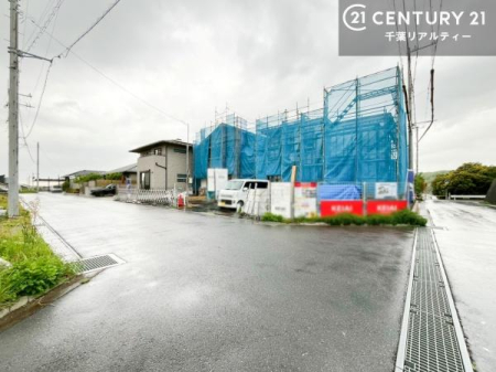 �O�ʓ��H�܂ތ��n�ʐ^ ���邭�J���I�Ȋp�n�ł�������ґ�Ȃ��Z�܂������܂��񂩁B