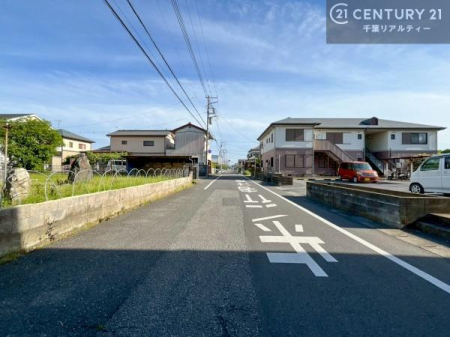 �O�ʓ��H�܂ތ��n�ʐ^ �u���̕����C�ɂȂ�I�v�u�������Ăǂ�ȏ��H�v�u�����Əڂ����m�肽���I�v�Ǝv������A���C�y�ɂ����k���������B