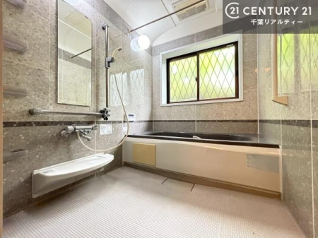 ���� �������������l�̕��͋C�̃o�X���[���́A�����o�Ă��ăo�X�^�C�����[���I
���d���撣���Ă��邲�J���ɂ��D�݂̍���̓����܂����āA�y����ł݂Ă͂������ł��傤���H