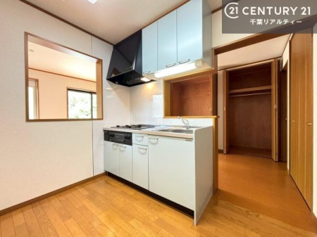 �L�b�`�� ��l�C�̑Ζʎ��V�X�e���L�b�`�����̗p���Ă��܂��I���Ƒ��̃R�~���j�P�[�V���������R�Ƒ�����݌v�ł��B
���q�l�ɂ��ڂ��͂��̂Ŋ������ł��ˁB���[�͂�����܂��I