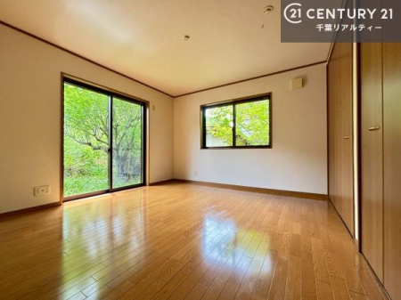 �m�� �V���v���Ƀf�U�C������Ă��邽�߁A�Ƌ��I�т܂���I
���C�ɓ���̉Ƌ��u���Ă��낰���Ԃ���邱�Ƃ��ł��܂��B
