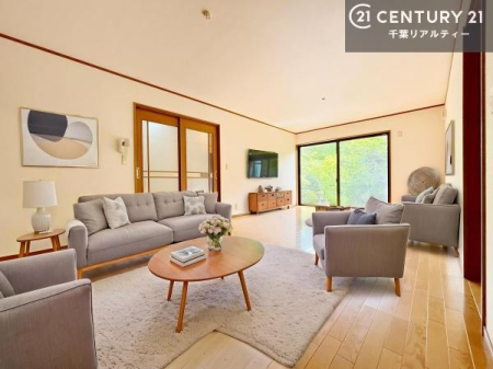 ���r���O �Ƌ��CG�p�[�X�ł��B�S�n�ǂ����r���O�͉Ƒ������R�ƏW�܂�܂��B�Ƒ��c�R�̎��Ԃ����������ł��B���Ƒ��ƁA����w�[���������Ԃ��߂��������ł��ˁB