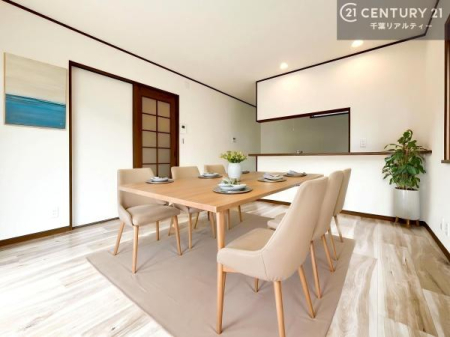 ���r���O �Ƌ��CG�p�[�X�ł��B�S�n�ǂ����r���O�͉Ƒ������R�ƏW�܂�܂��B�Ƒ��c�R�̎��Ԃ����������ł��B���Ƒ��ƁA����w�[���������Ԃ��߂��������ł��ˁB