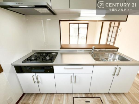 �L�b�`�� ��l�C�̑Ζʎ��V�X�e���L�b�`�����̗p���Ă��܂��I���Ƒ��̃R�~���j�P�[�V���������R�Ƒ�����݌v�ł��B
���q�l�ɂ��ڂ��͂��̂Ŋ������ł��ˁB���[�͂�����܂��I