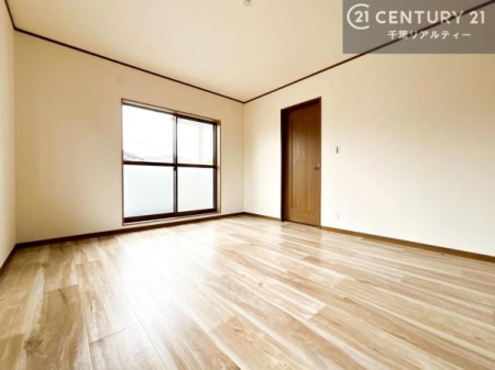 �Q�� �D���������������ޗm���́A���̖ڊo�߂��C�������ǂ������ł��ˁB���������Ԃ��������Ɖ߂������Ƃ��ł��܂��B�D�����F�����̃t���[�����O���ǂ�ȉƋ�ɂ��}�b�`���܂��I