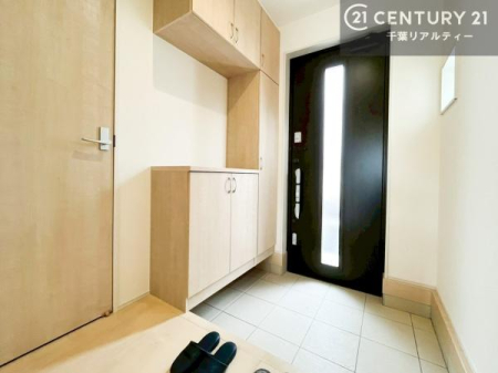 ���� �V���[�Y�{�b�N�X�t���B���ւ��Еt�����|�������₷���ł��I
�X�b�L���������ւŌ˂��J�����u�ԁA�������̂���S�n������Ԃ��o�}���Ă���܂��B